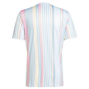Camisolas Juventus Pré-jogo 25/26, parte de trás com linhas coloridas em tons pastel.
