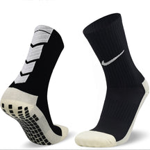 Meias Desportivas Antiderrapantes Nike com design moderno e solado antiderrapante, ideais para performance em desporto.
