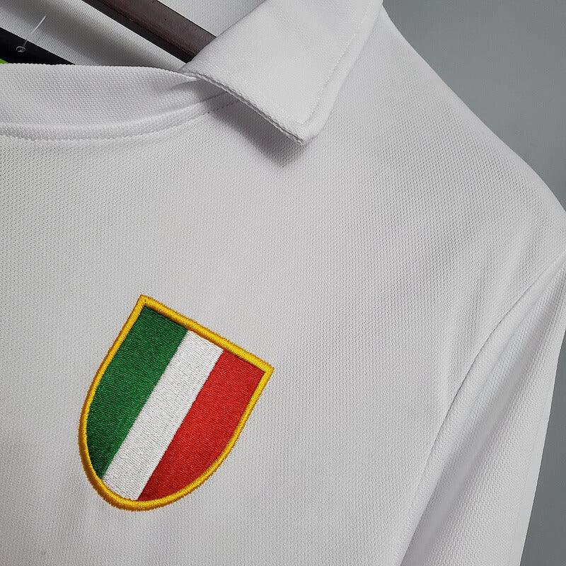 Camisolas Napoli Away 87/88 Retro com bordado da bandeira italiana em fundo branco.