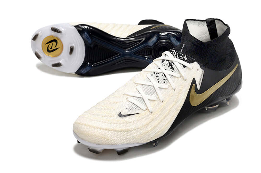 Nike Phantom Luna Elite NU FG Preta e Branca com design elegante e tecnologia de ponta para futebol.