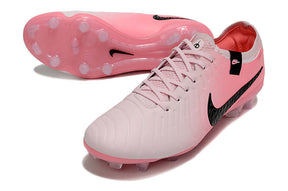 Nike Tiempo Legend 10 FG - Rosa - Pack Brilliance em exibição, destacando seu design e tecnologia avançada.