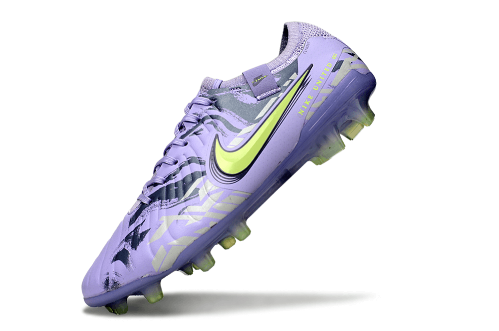Nike Tiempo Legend 10 FG - Roxa e Verde - Pack United, chuteira com design roxo e verde para desempenho em campo.