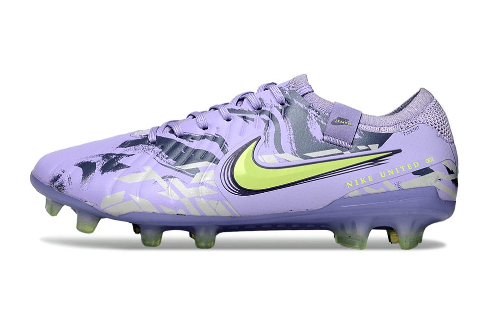 Nike Tiempo Legend 10 FG - Roxa e Verde - Pack United em vista lateral, destacando design e cores vibrantes.
