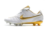 Nike Tiempo Legend 7 R10 FG Branca e Dourada com design clássico e moderno, couro premium e detalhes dourados.