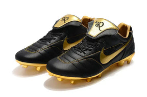 Nike Tiempo Legend 7 R10 FG Preta e Dourado - bota de futebol em preto e dourado com design elegante.