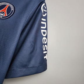 Logo da PSG Home 12/13 Retro Azul Marinho e patrocínio da Indesit na manga