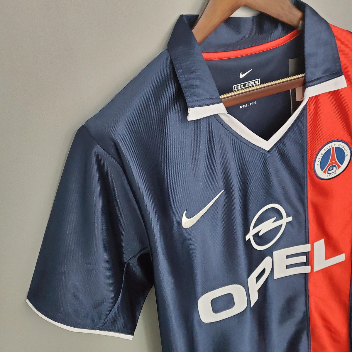 Camisa PSG Home 01/02 Retro Azul Olympic com logo Nike e patrocinador Opel.