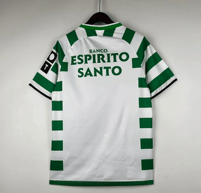 Camisola Retro Sporting 2003/04 com design verde e branco, trás com nome ESPÍRITO SANTO.